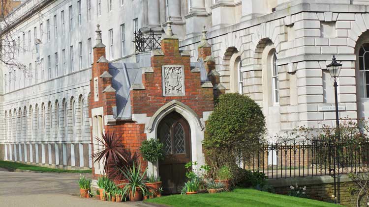 The curious gardeners shed in Lincoln's inn.