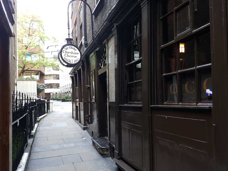 The exterior of Ye Olde Cheshire Cheese.