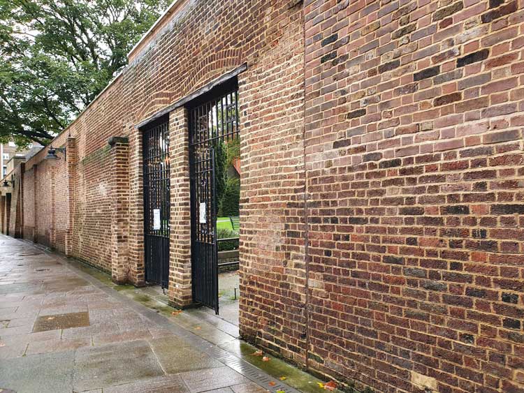 The surviving outer wall of the Marshalsea Prison.