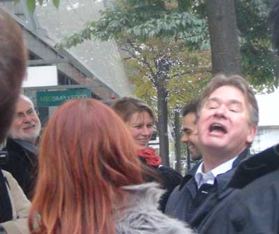 Richard adressing his tour group on Cheapside in London.