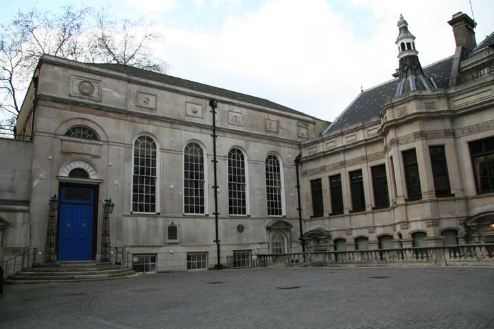 The exterior of Stationers Hall.