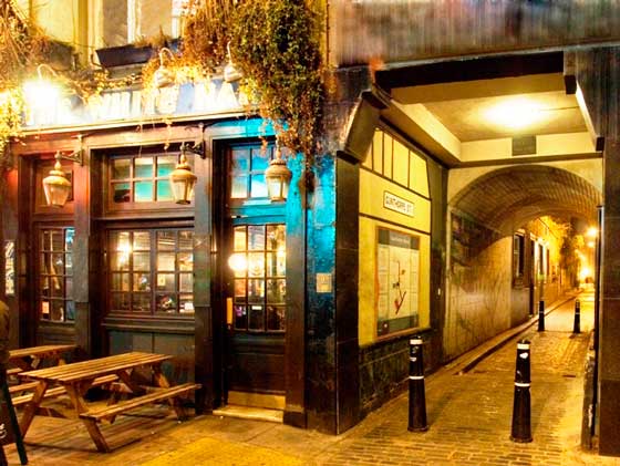 A haunted London pub.
