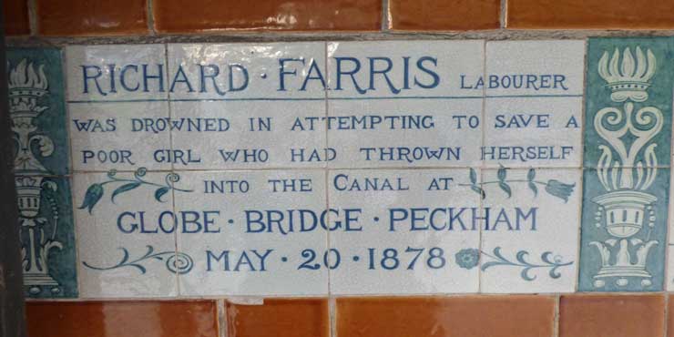 The memorial plaque to Richard Farris.