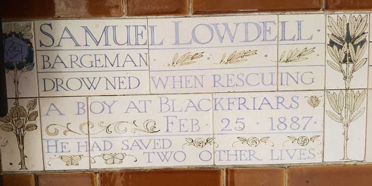 The memorial plaque to Samuel Lowdell.