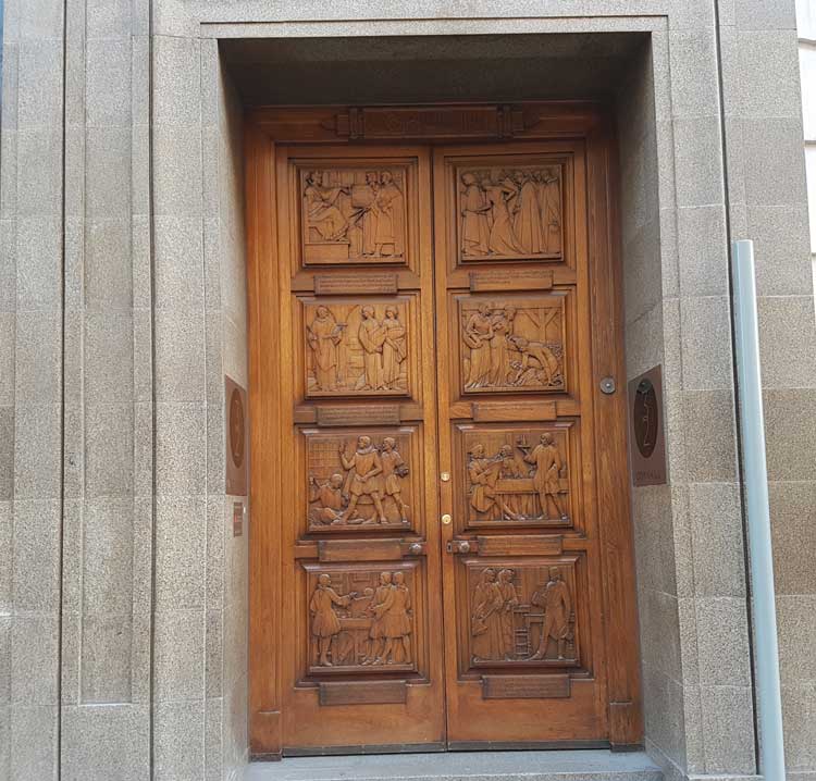 The doors of 32 Cornhill.