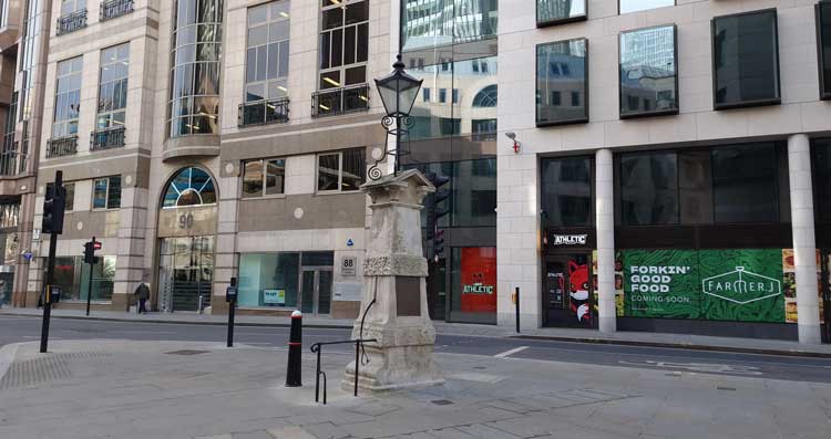 The Aldgate Pump seen from Leadenhall Street 2023.