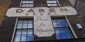 The Daren Bread sign.