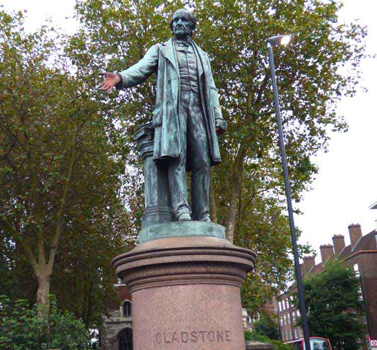 A full view of the statue on its plinth.